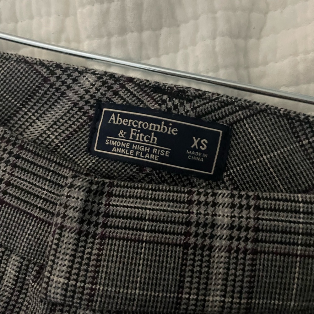 💗ABERCROMBIE AND FITCH SIMONE HIGH RISE ANKLE FLARE PANTS SIZE XS